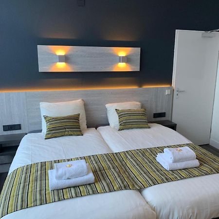 Hotel & Appartementen Royal Sas van Gent Экстерьер фото