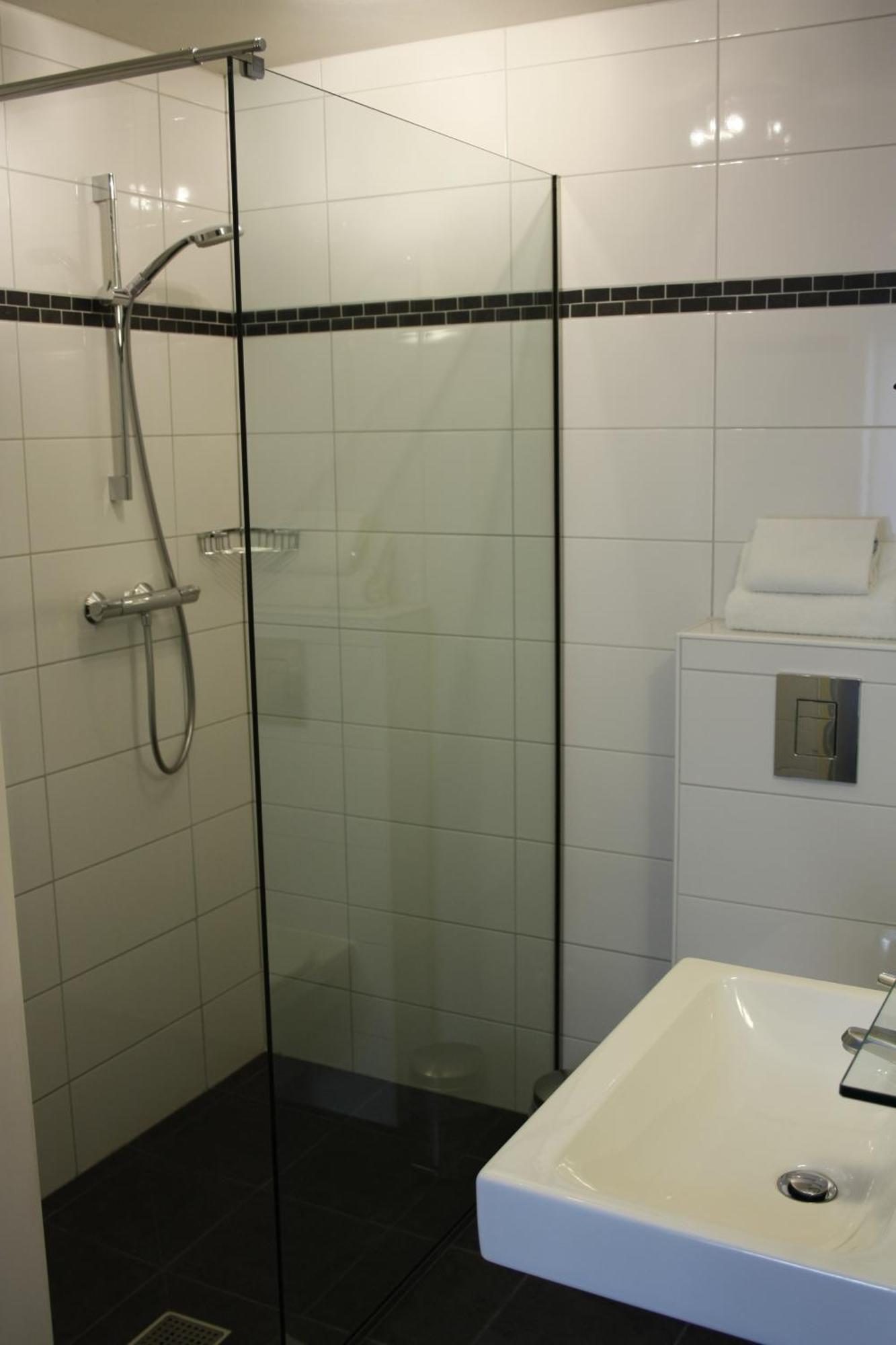 Hotel & Appartementen Royal Sas van Gent Экстерьер фото