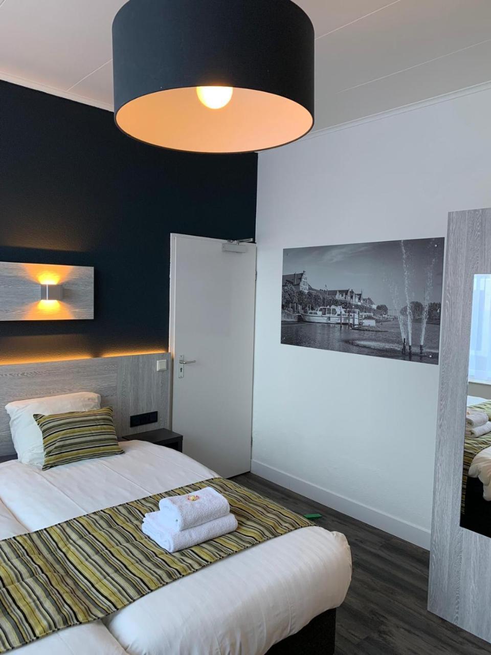 Hotel & Appartementen Royal Sas van Gent Экстерьер фото