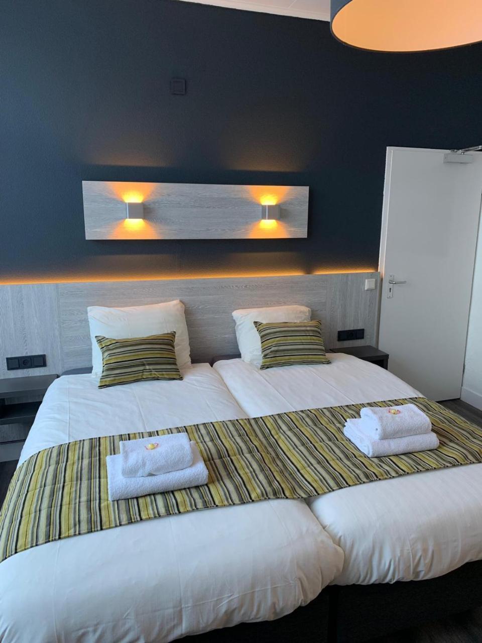 Hotel & Appartementen Royal Sas van Gent Экстерьер фото